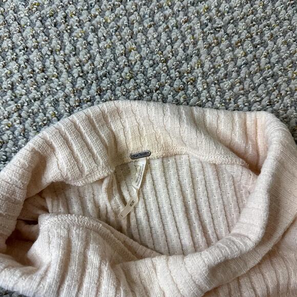 Stunning baby pink Free People long sleeve ribbed henley thermal sweater top - Picture 6 of 7